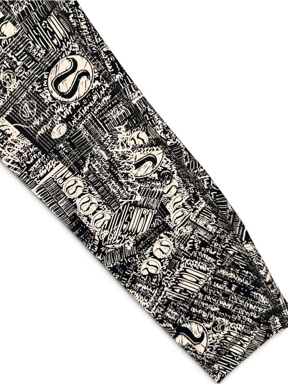 Women’s Lululemon Black & White Graphic Leggings